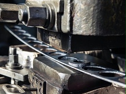 云浮沖壓件廠，雙動沖床安裝拉伸模的方法