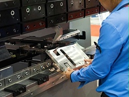 五金沖壓模具面臨的2個(gè)問題及解決辦法_沖壓廠