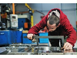 韶關(guān)五金沖壓件加工廠(chǎng)，4點(diǎn)概括汽車(chē)沖壓模的發(fā)展前景