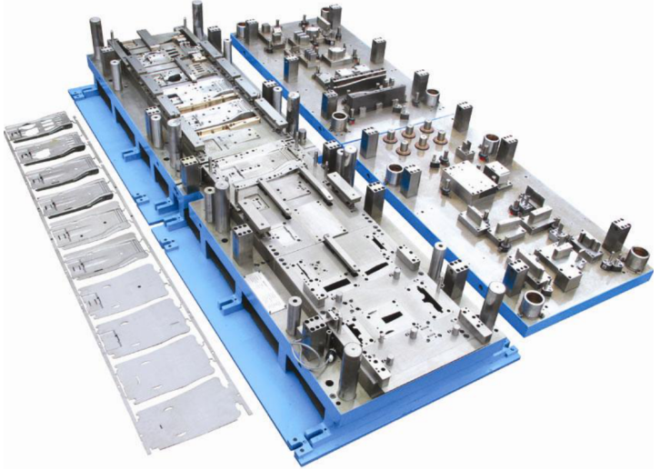 五金沖壓模具如何在行業(yè)竟?fàn)幹懈邇?yōu)勢