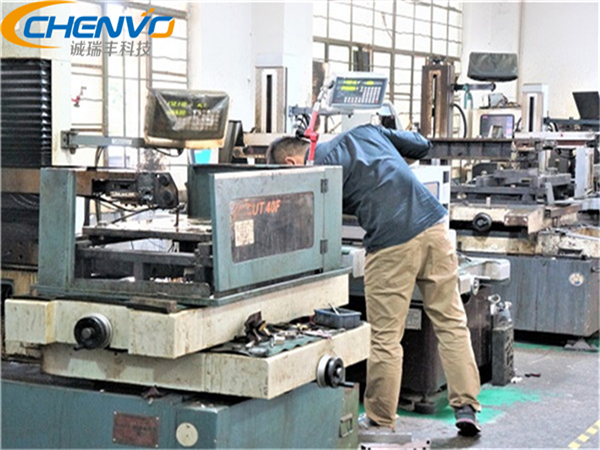 五金模具設(shè)計